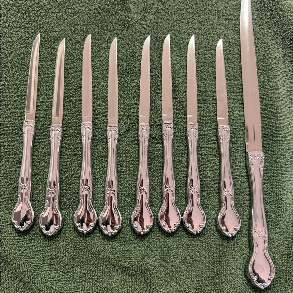 Vintage Carvel Hall stainless USA knives- set of 8 (8”) and 1 (13”)